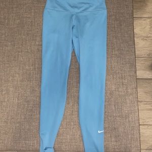 NIKE THERMA-FIT ONE MID-RISE LEGGINGS WORN FOR AN HOUR! PRACTICALLY BRAND NEW!
